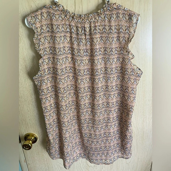 Blue Sol Womens Sleeveless Print Ruffle Top Blouse Neutrals Sz XL - Picture 7 of 9